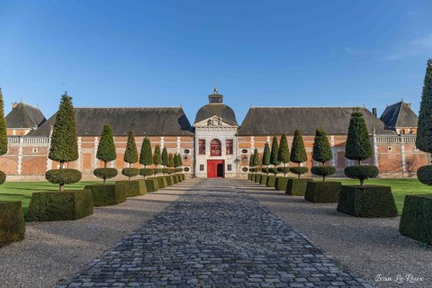 Entrée du Château du Champ de Bataille