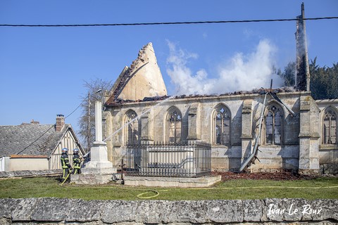 Incendie de l'Eglise de Romilly-la-Puthenaye (27) - 17/04/2021 - Ivan Le Roux Photographe - Eure - Normandie