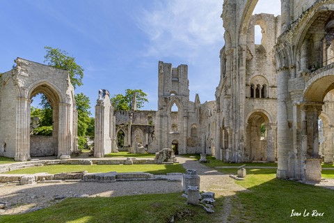 Le Coeur de l'Abbaye de Jumièges reconstruit au 13e siècle - 2021