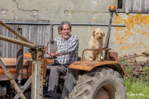 Michel, agriculteur Orne (61) et son assistant - 2021